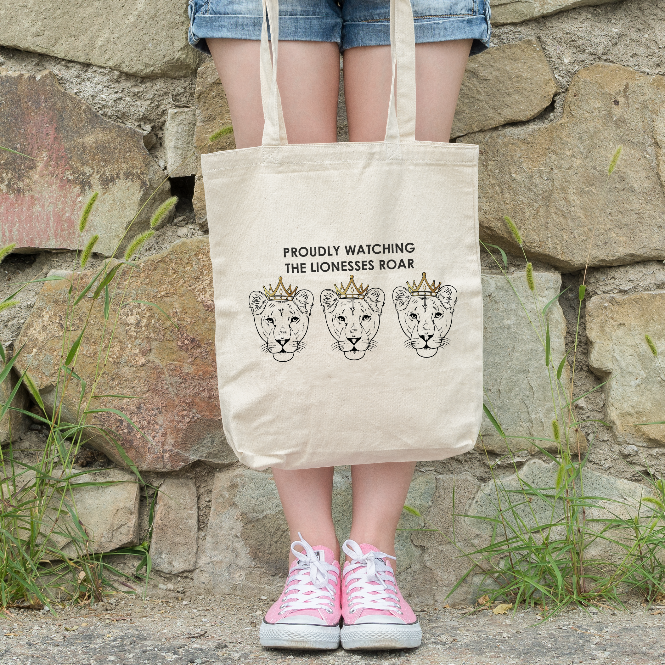 3 Lionesses Women's Football Tote Bag