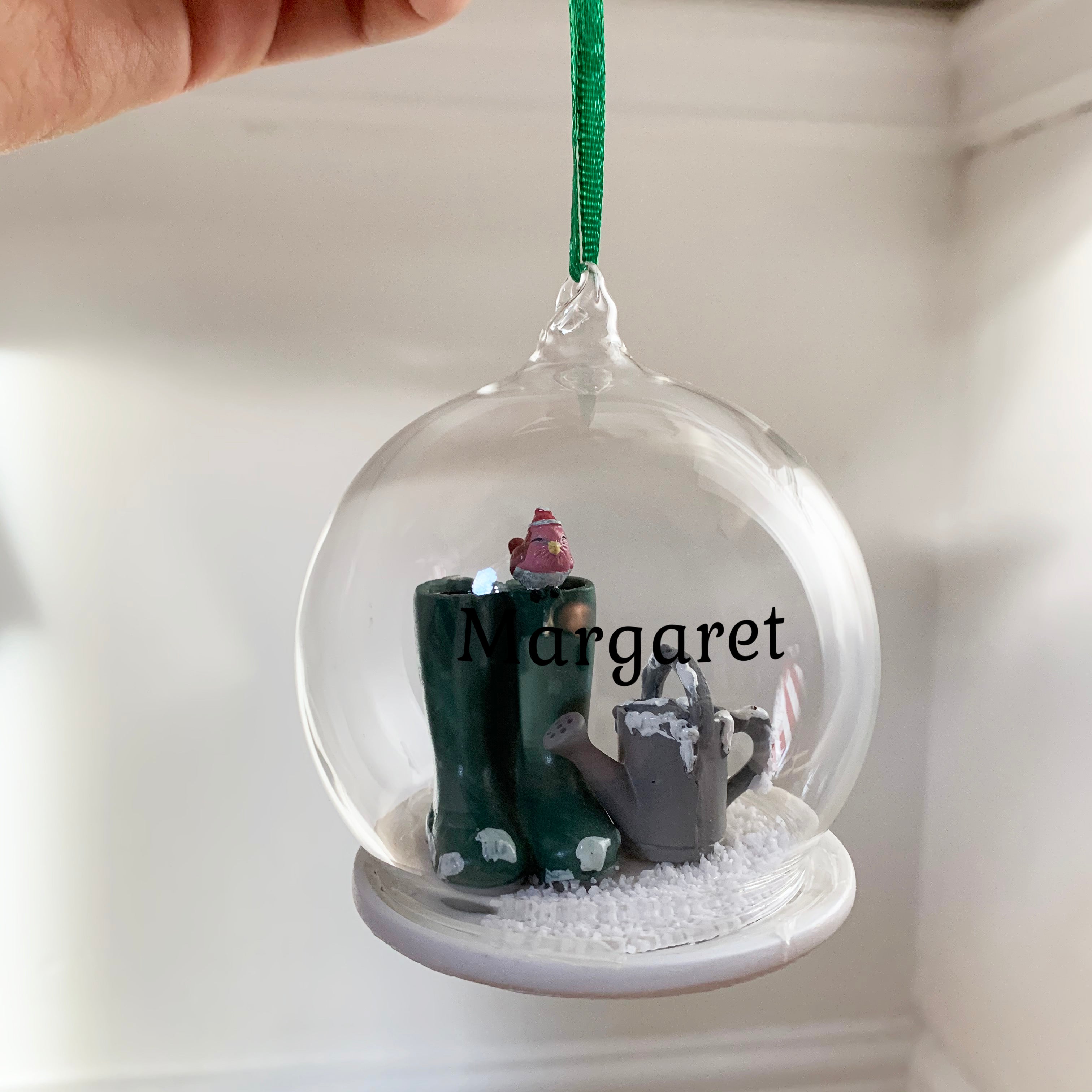 8cm diameter festive gardening ornament